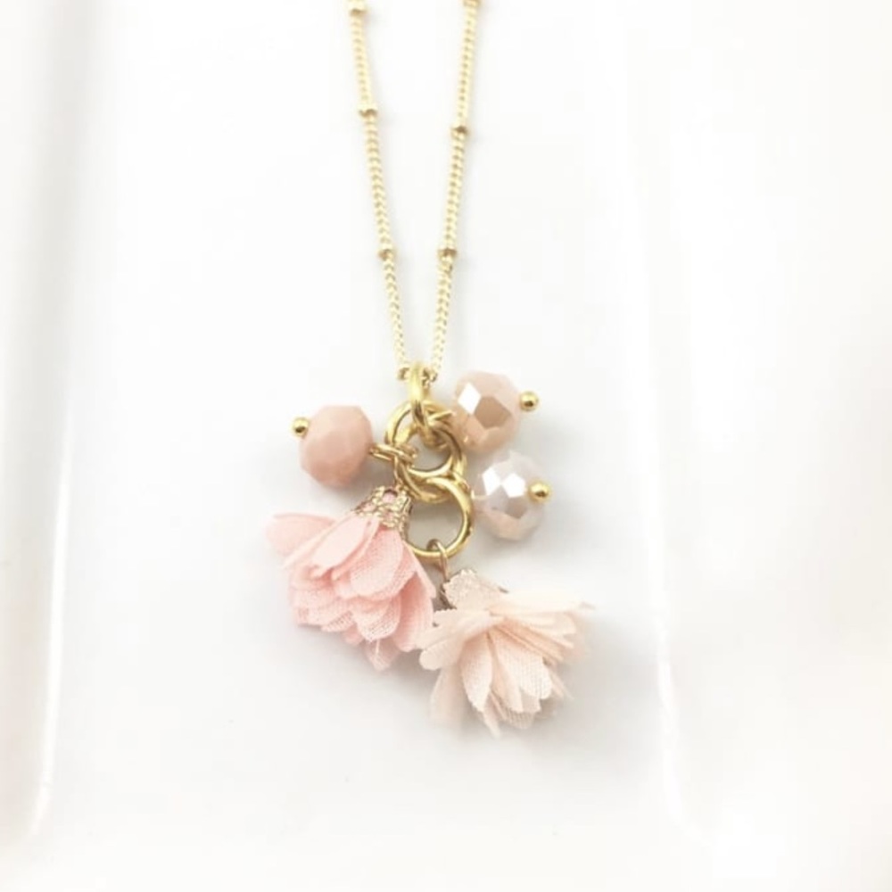 Brand New Savanna Hill Floral Necklace 30”